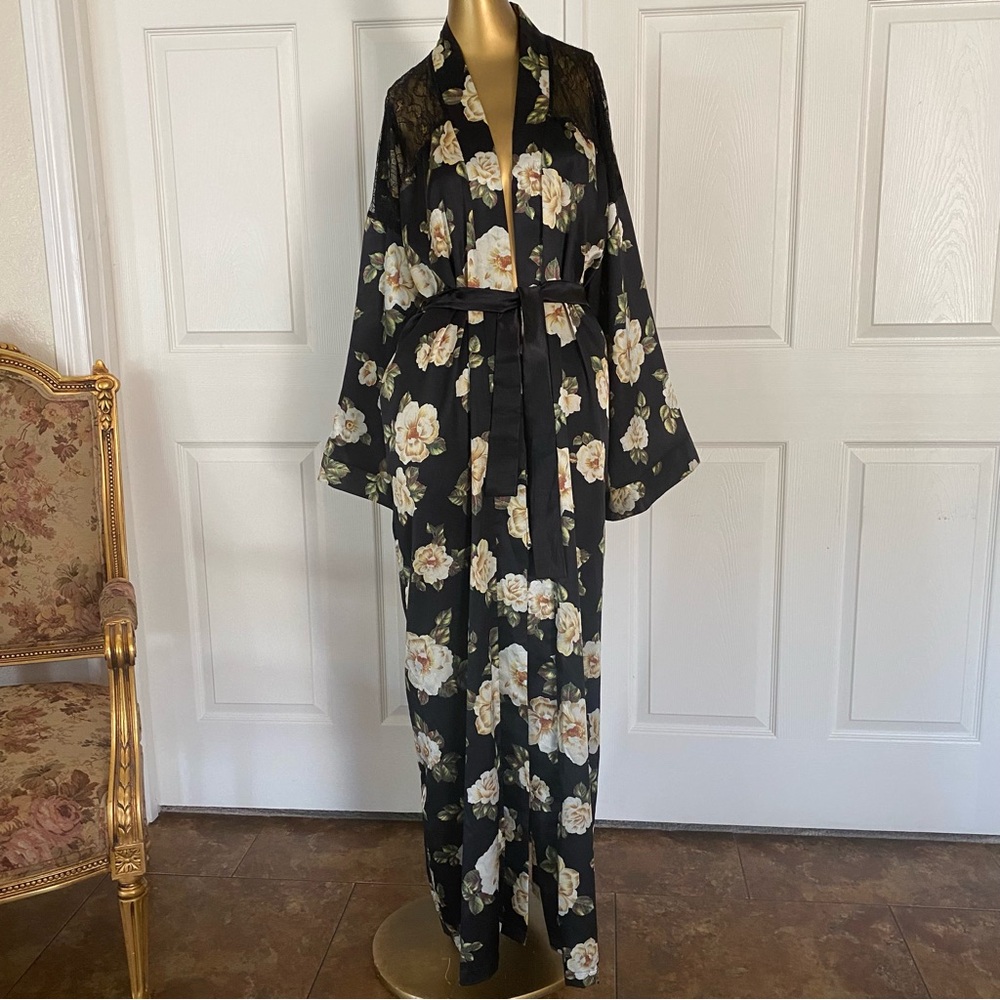 Valentino Intimo Floral Robe - Picture 2 of 10